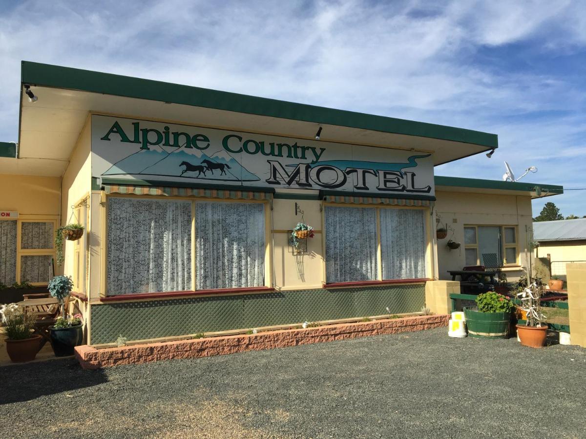 Alpine Country Motel Plus Free Coffee Кума Екстериор снимка