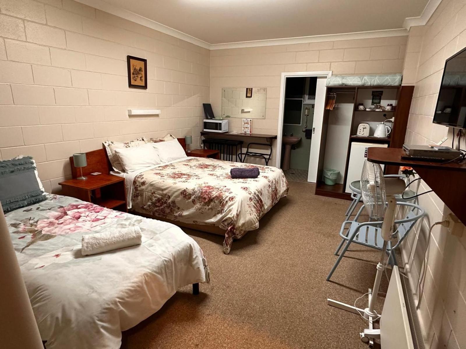 Alpine Country Motel Plus Free Coffee Кума Екстериор снимка