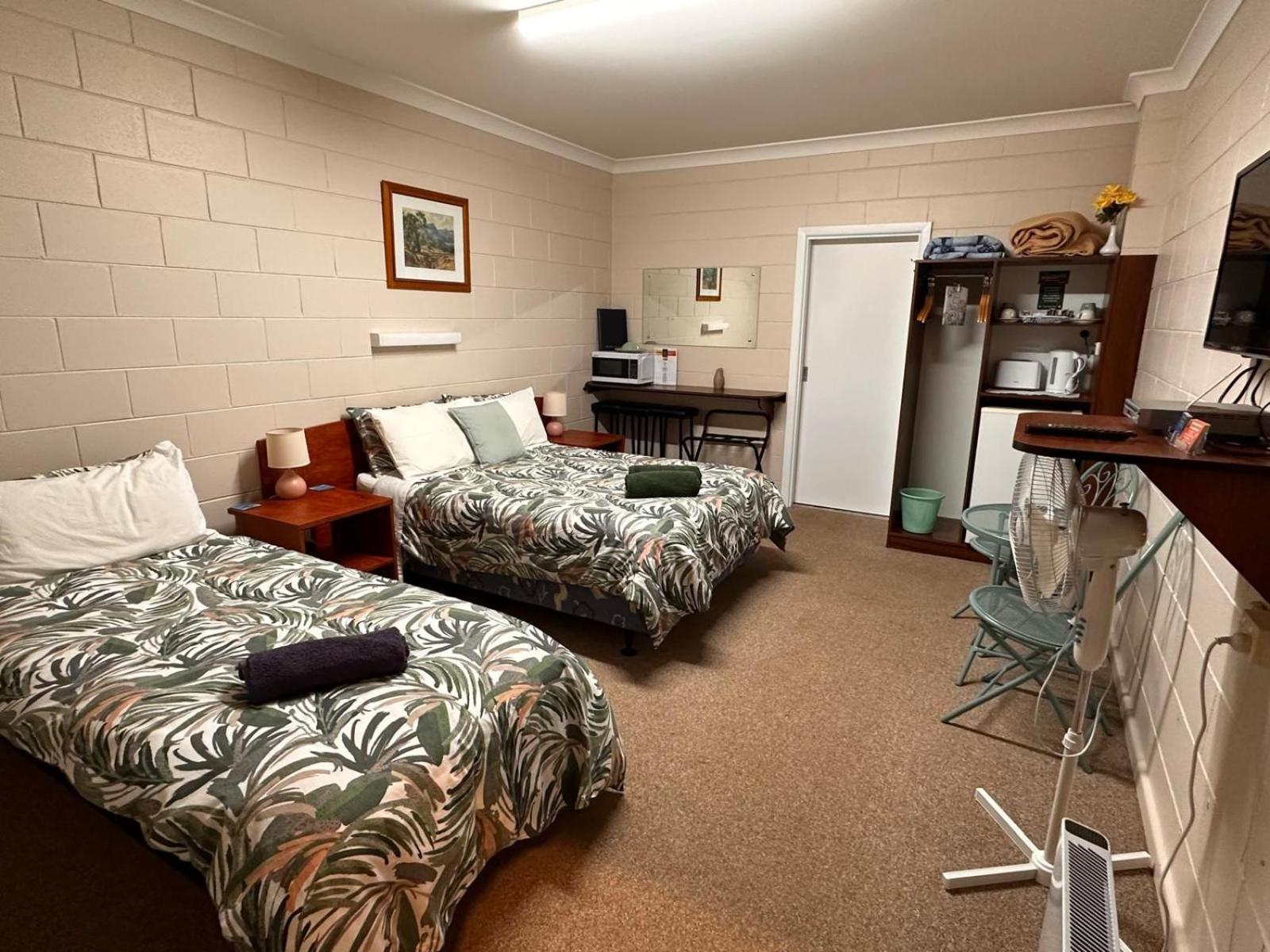 Alpine Country Motel Plus Free Coffee Кума Екстериор снимка