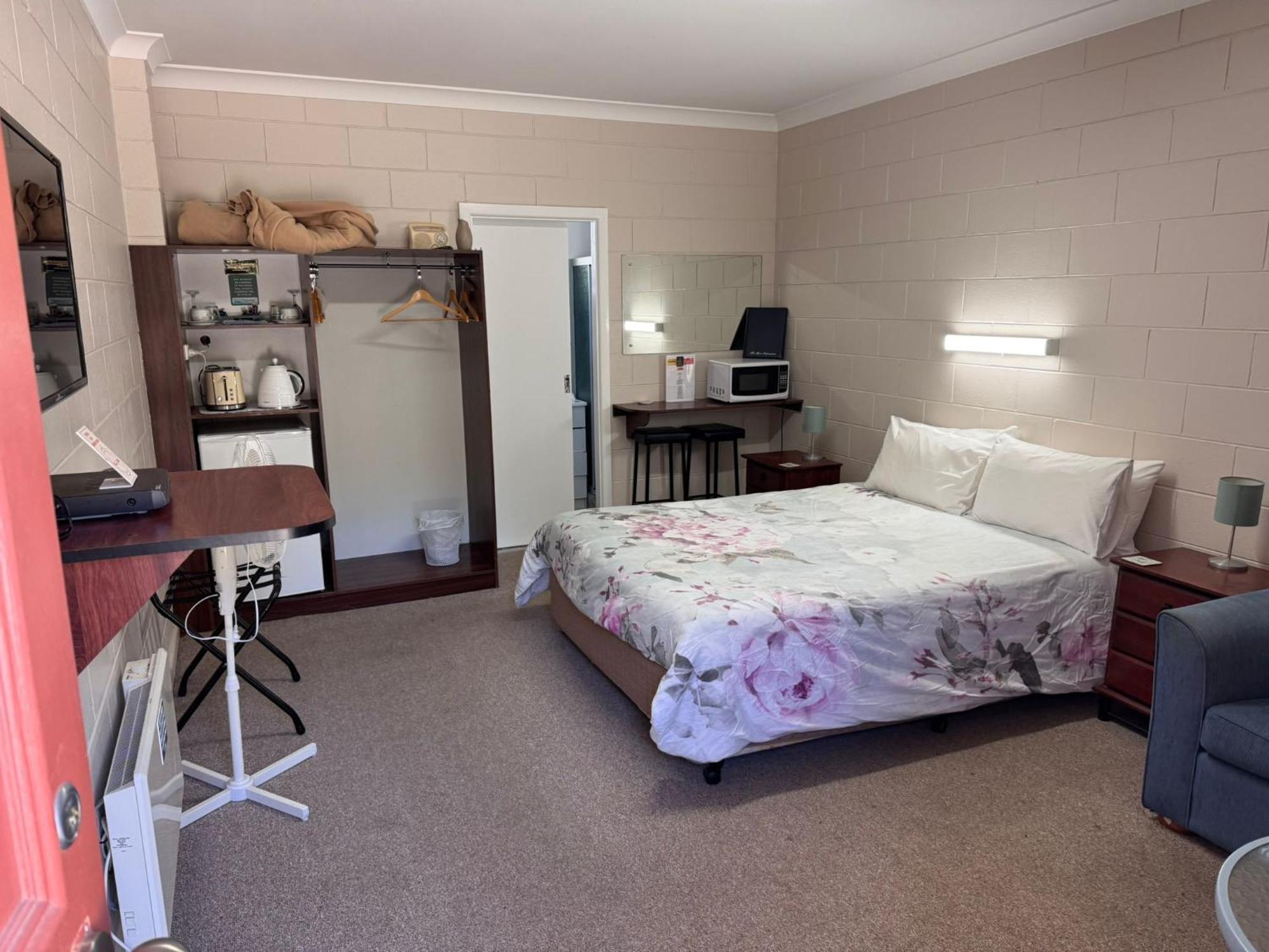Alpine Country Motel Plus Free Coffee Кума Екстериор снимка