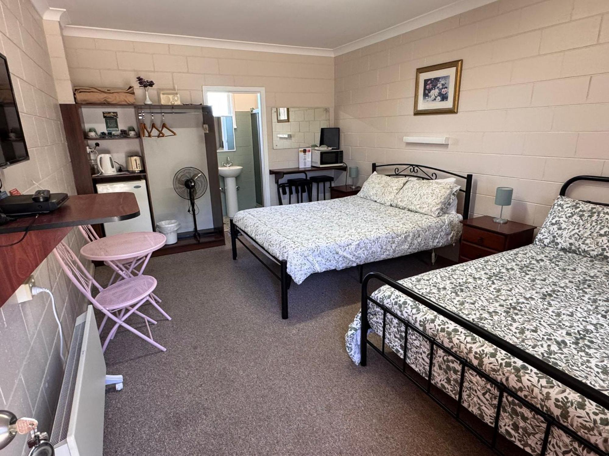 Alpine Country Motel Plus Free Coffee Кума Екстериор снимка